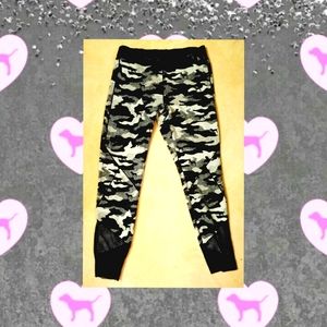 Victoria's Secret Pink logo band camo leggings